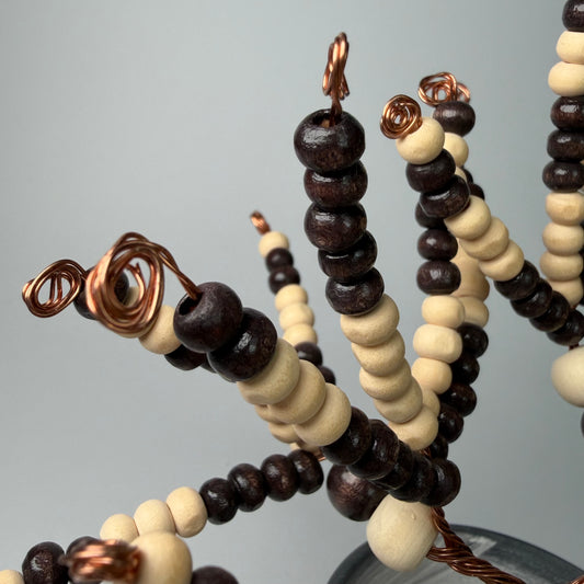 Lebensbaum Perlenbäumchen Bonsai Dekoration mit braun-beigen Perlen handgemacht